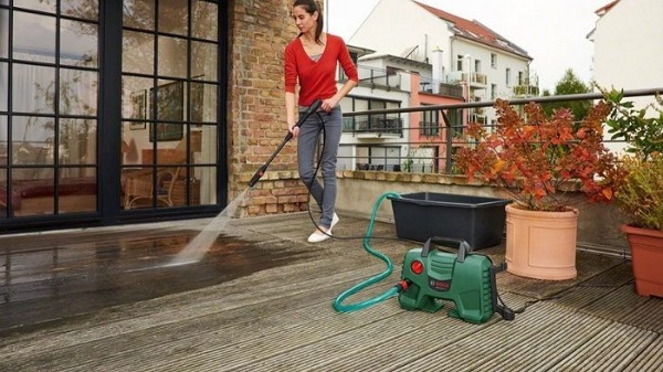 Casa, come curare la pulizia dei pavimenti con un’idropulitrice