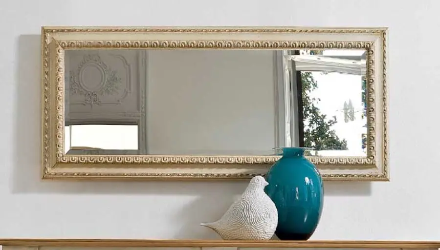 Come pulire gli specchi nel migliore dei modi