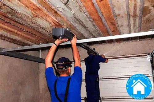 Quando chiamare per la riparazione professionale di porte basculanti